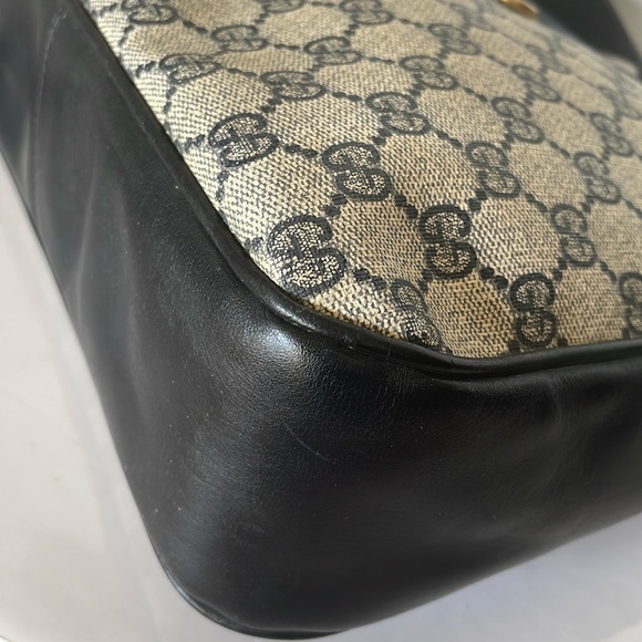 Authentic Gucci Canvas Sherry Line Shoulder Bag. - Picture 7 of 16